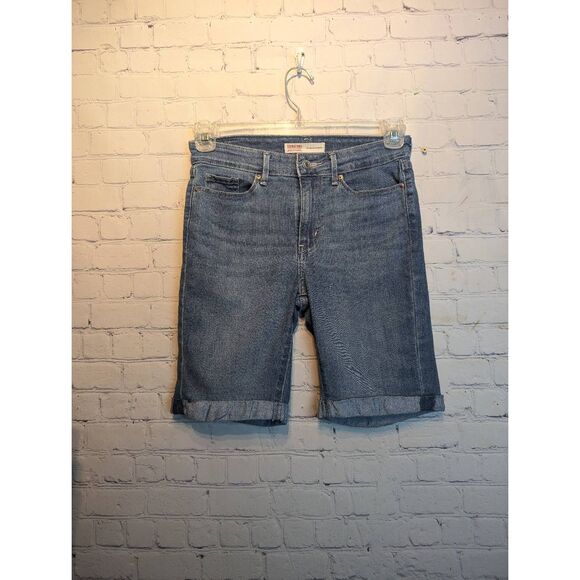 Levi's stretchy knee length Bermuda shorts size 2 - Picture 1 of 4